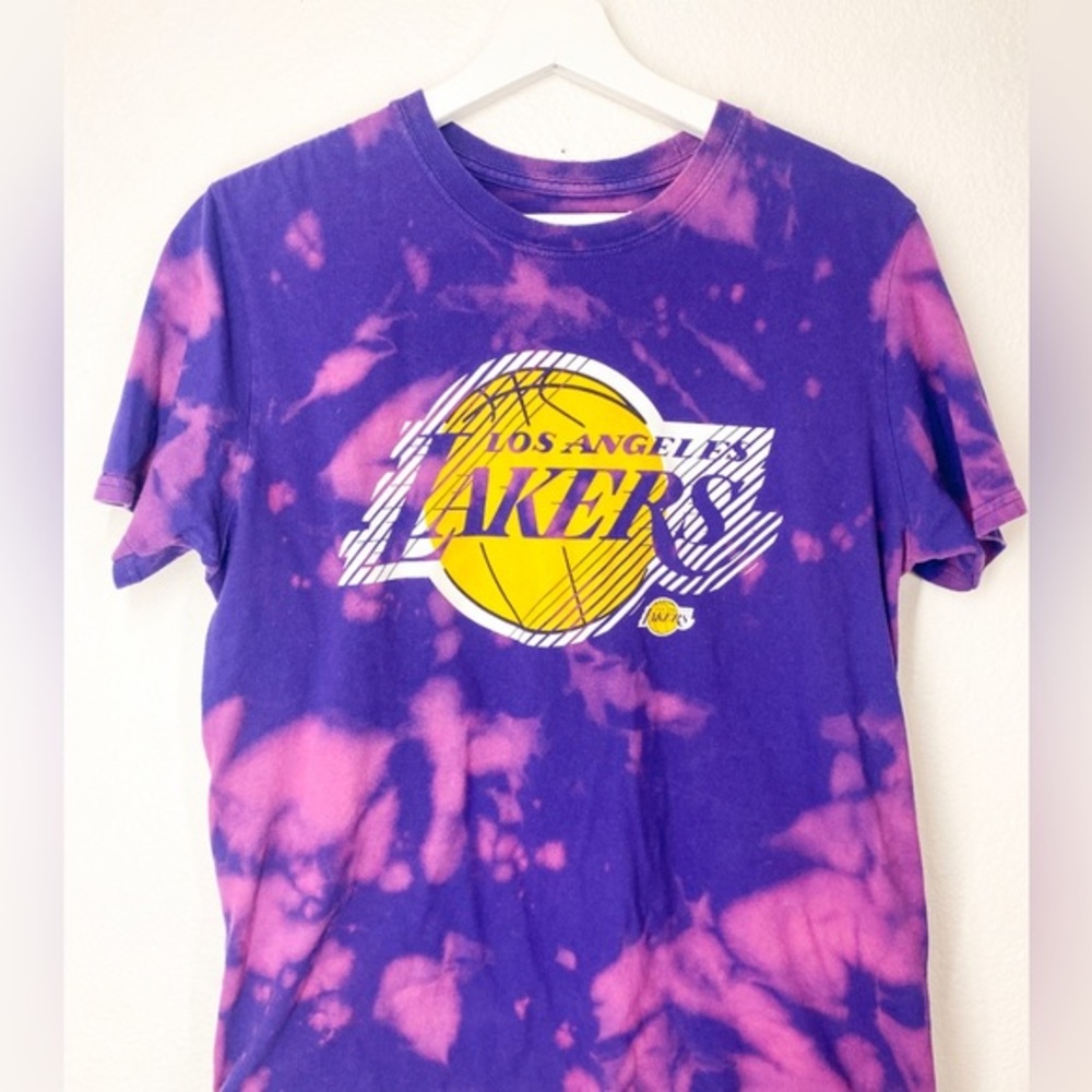 Lakers Tshirt (Distressed Vintage Look)